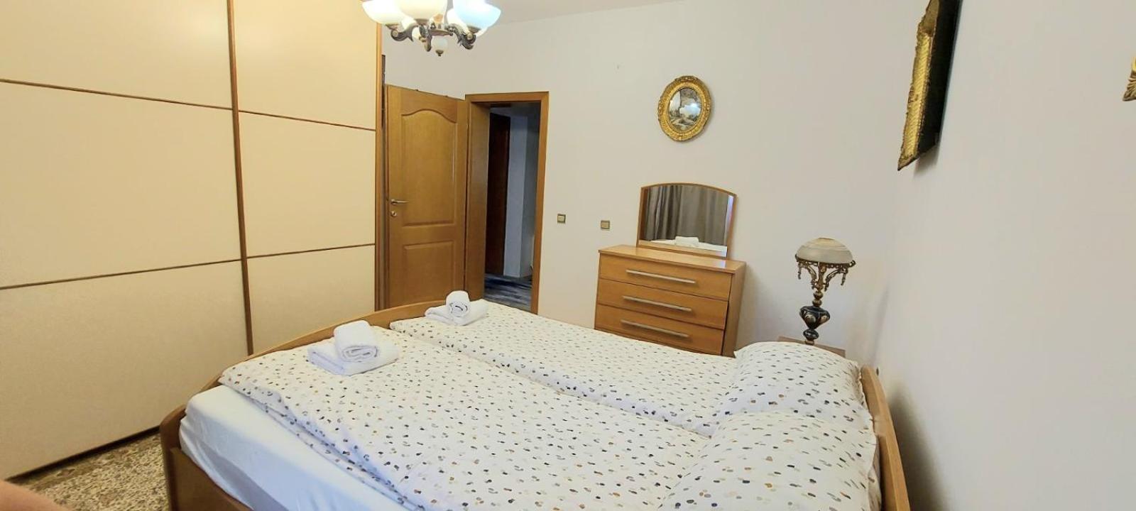 Family Apartment With Garden Sarajevo Esterno foto