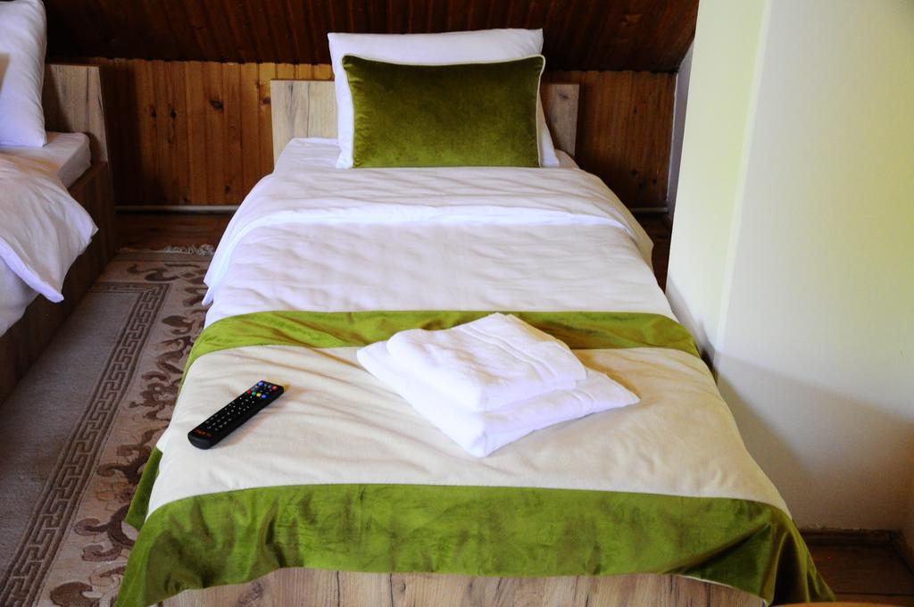 Family Apartment With Garden Sarajevo Esterno foto